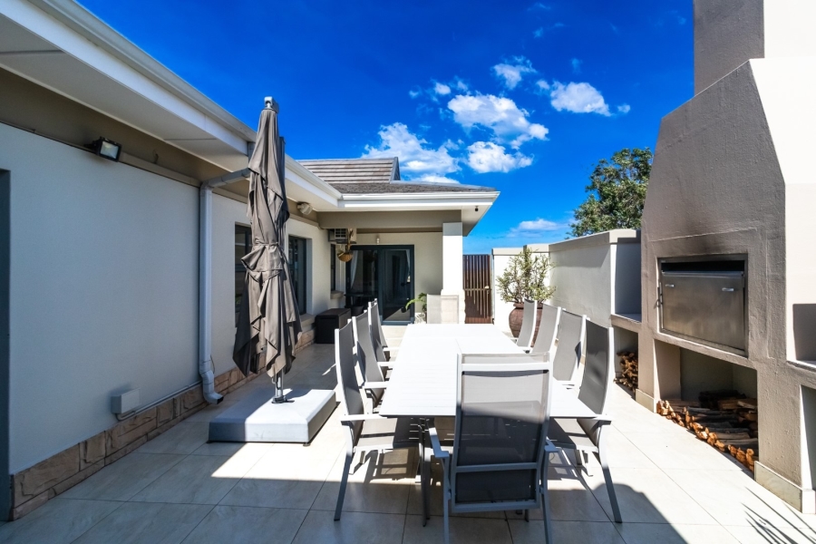 4 Bedroom Property for Sale in Cypraea Sands Estate Eastern Cape